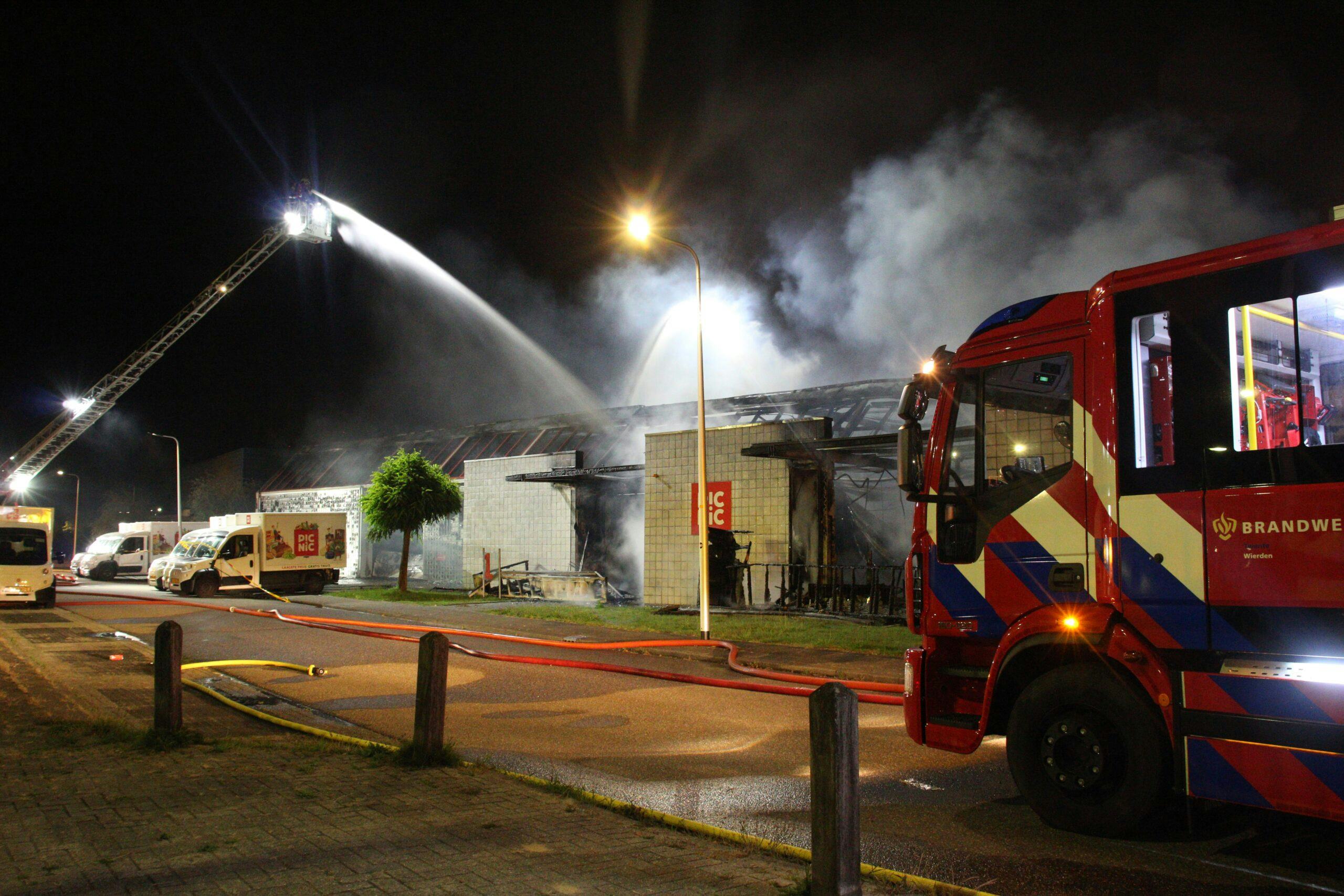 De brand in Almelo, afgelopen zondag. Foto: ANP