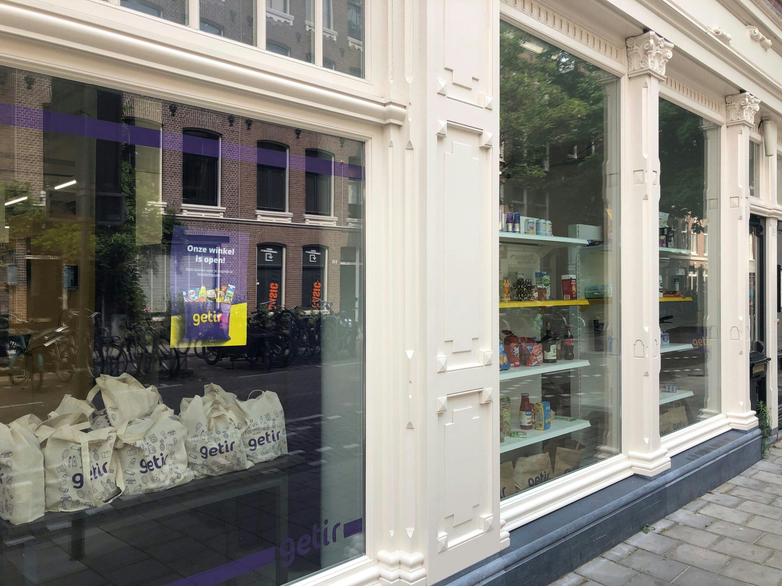 De etalage van de winkel in Amsterdam. Foto: Distrifood