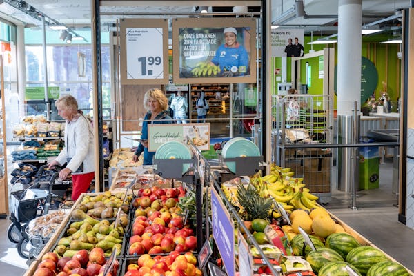 Plus En Coop Gaan Samen Verder En Willen De Concurrentie Aangaan Met