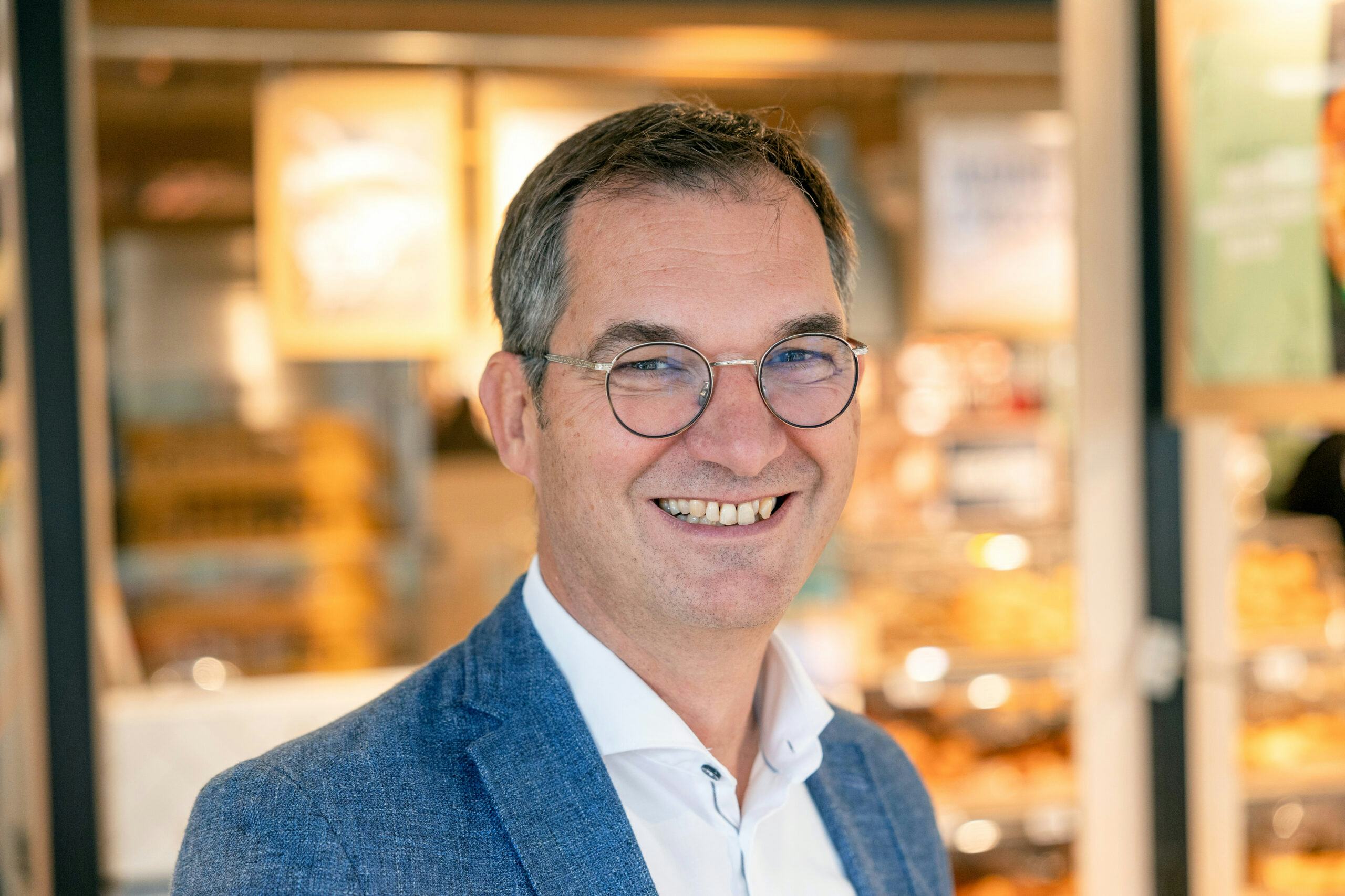 Directeur formule en klant Peter van Mourik. van Plus. Foto Herbert Wiggerman