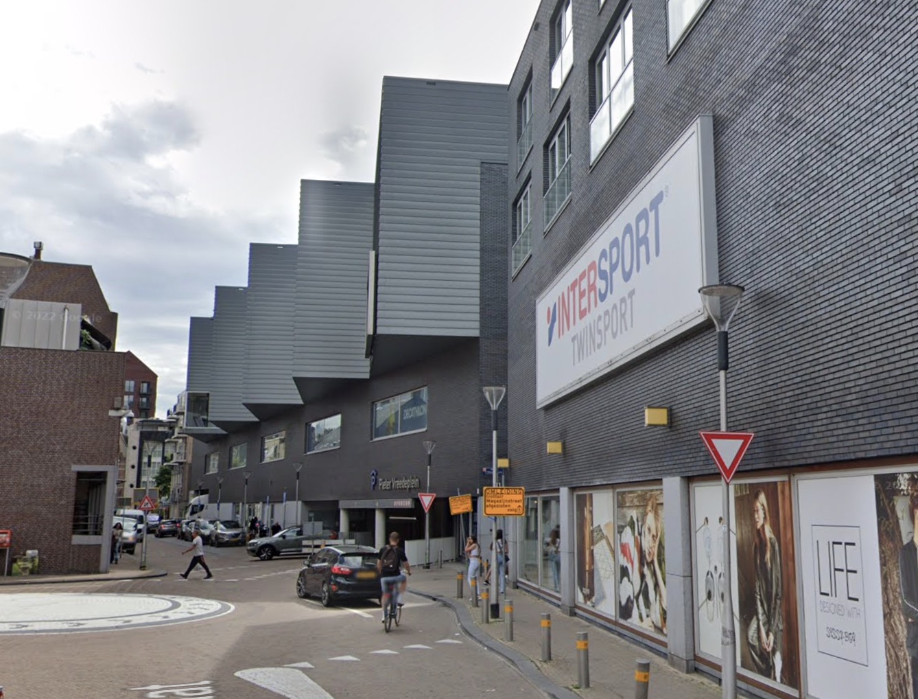 Het Pieter Vreedeplein in Tilburg. Beeld: Google Streetview