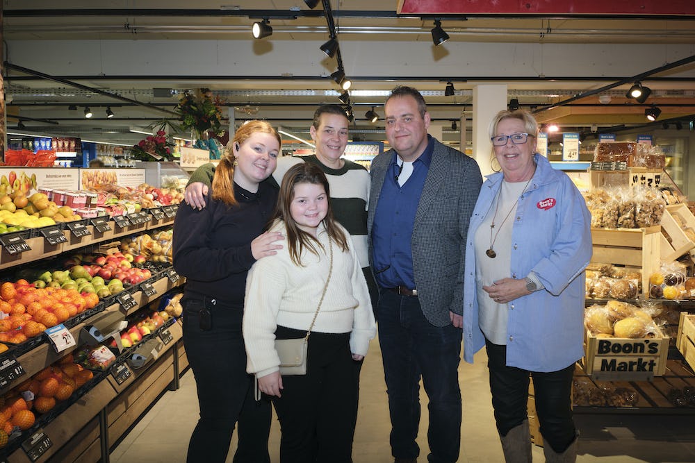 Ondernemer Robert Pruyssers en zijn familie. Foto: Fred Libochant