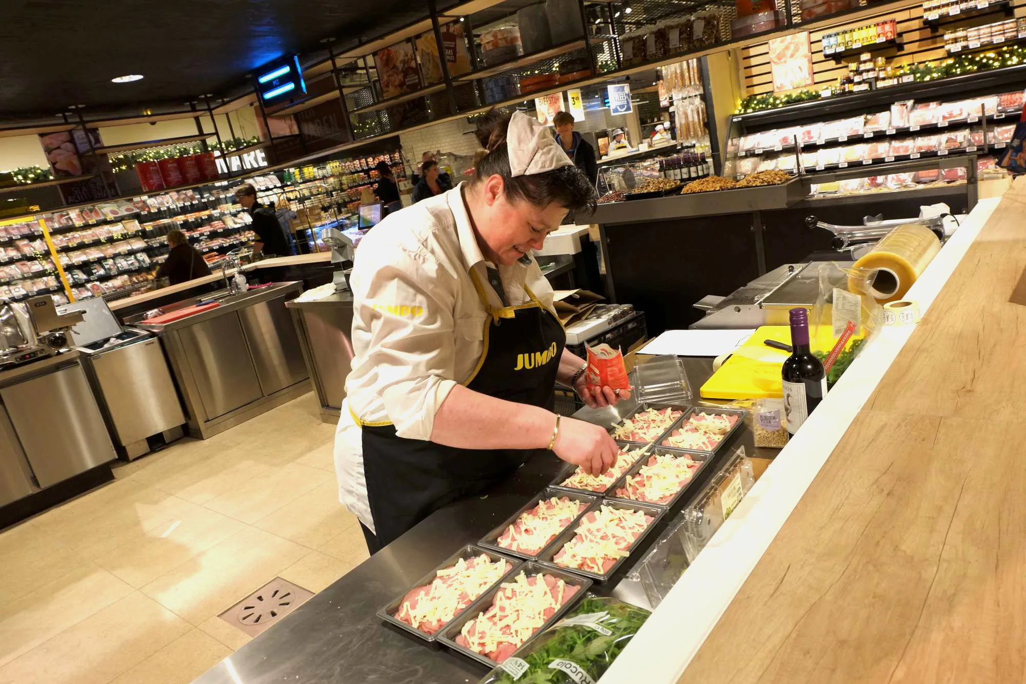 Ook bij de vleeswaren viert het ambacht hoogtij. Foto: Distrifood