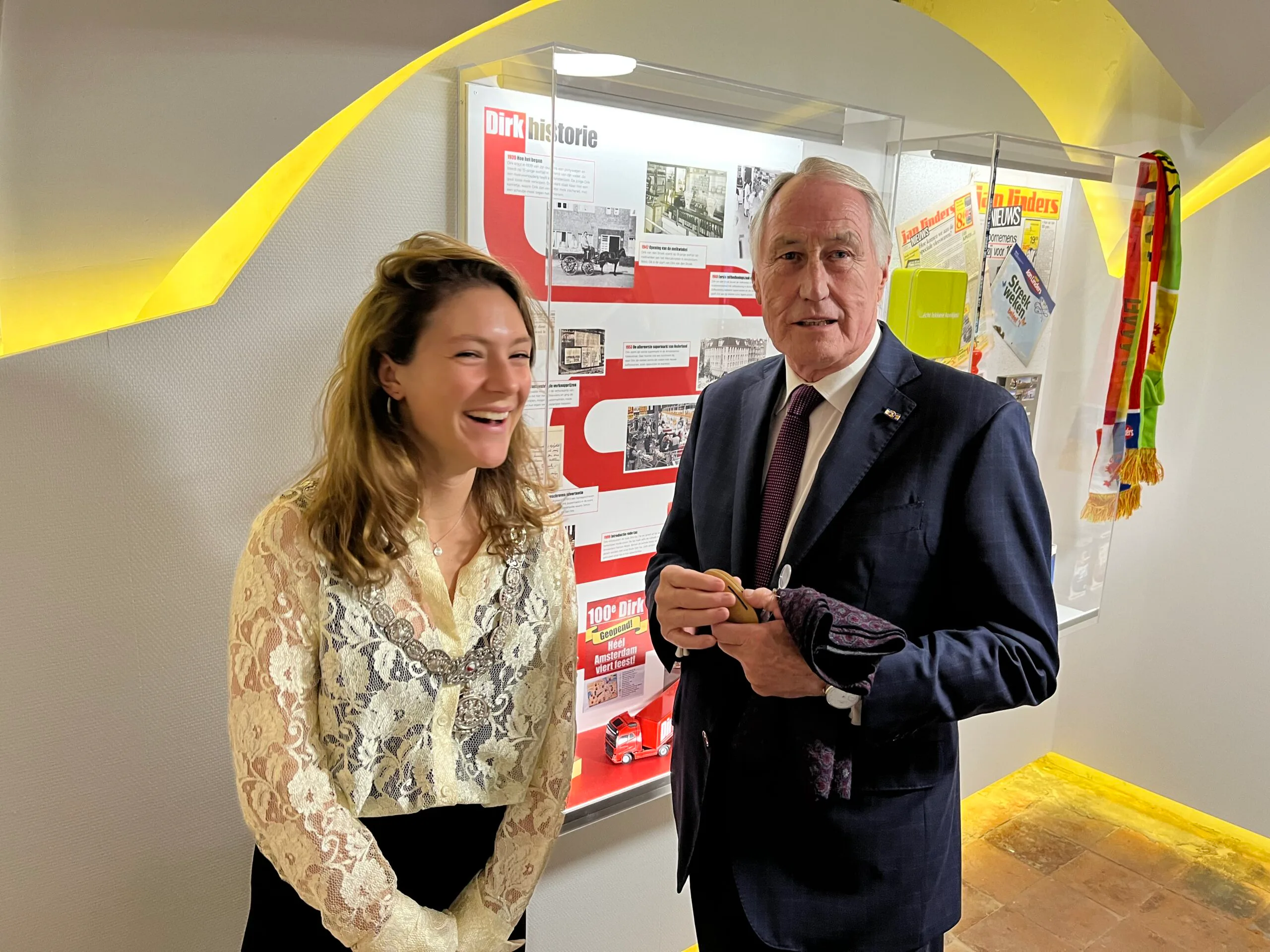Oud-CBL voorzitter Jan van den Broek met Eva Oosters, loco burgemeester van Utrecht Foto: Distrifood