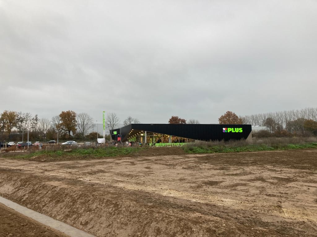 Plus En Poiesz Openen Splinternieuwe Supermarkten