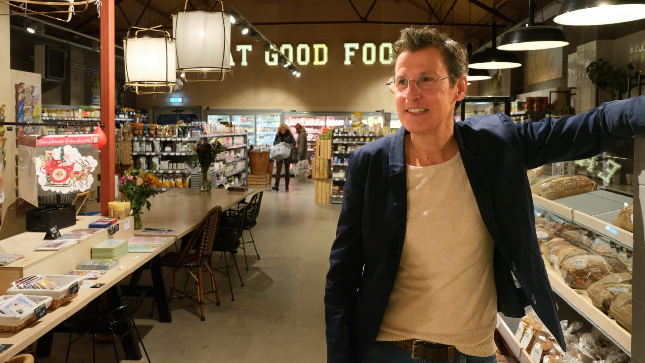 Algemeen directeur Merle Koomans van den Drie in de Odin-winkel in Leeuwarden. Foto: Van Vliet Fotografie