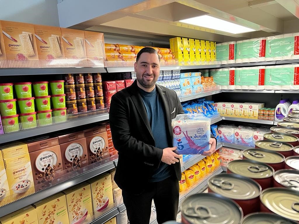 AH-vakkenvuller opent eerste sociale supermarkt in Amsterdam Nieuw-West