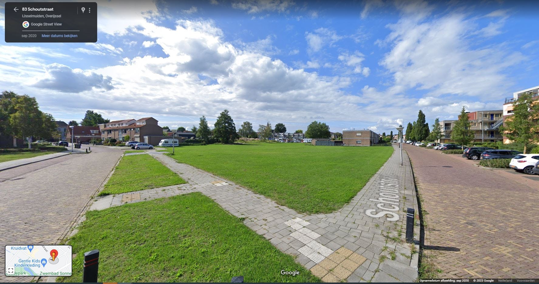 Het terrein in IJsselmuiden waar de nieuwe Plus moet komen. Foto: Google Streetview