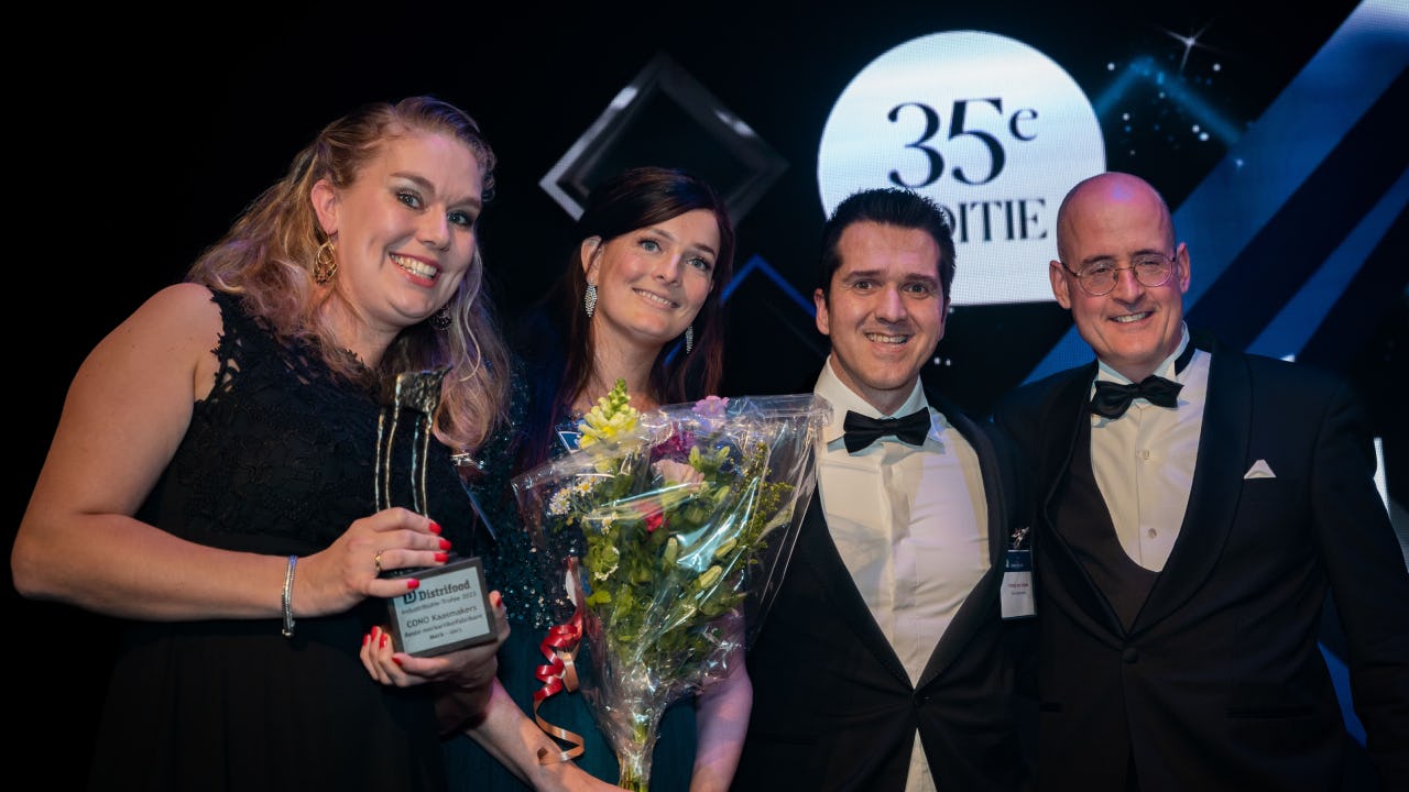 V.l.n.r.: Astrid Konijn (supply chain), Kirsty Helder (trade marketeer), Patrick den Drijver (salesmanager) en Jerry Griep (managing director commercie). Foto: Distrifood