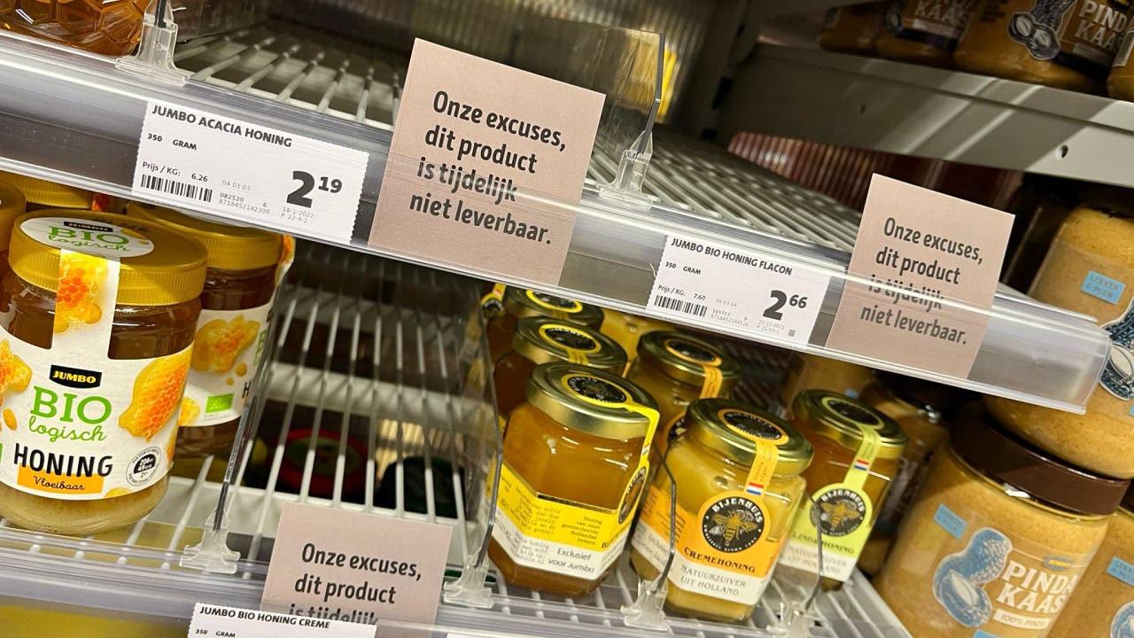 Lege schappen bij Jumbo door prijsonderhandelingen. Foto: Distrifood