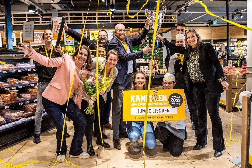 De winnende delegatie in Lienden. Links Colette Cloosterman-van Eerd. Foto: Jumbo