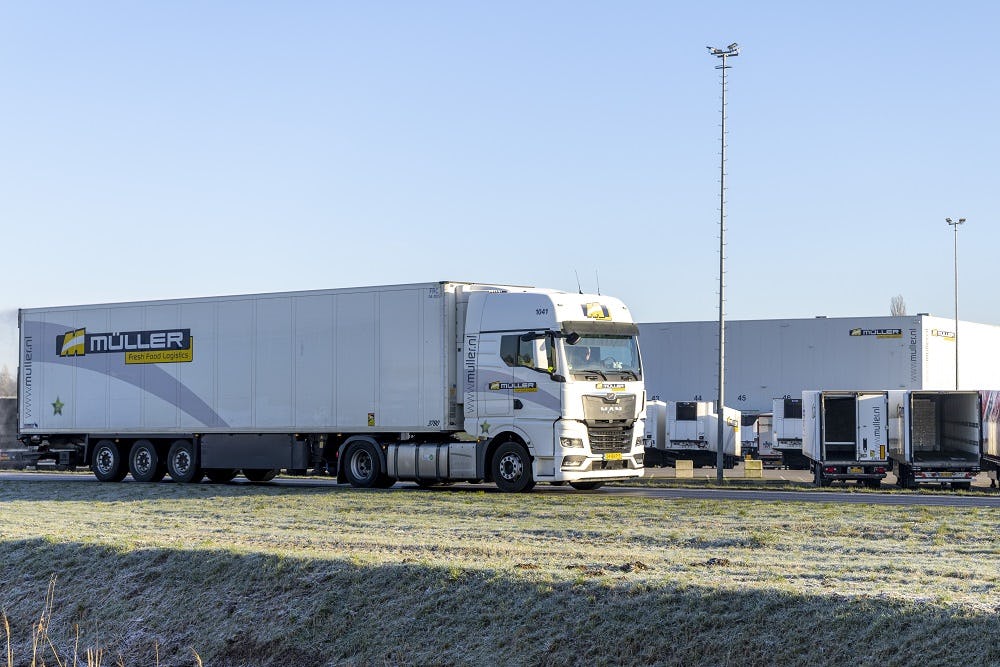 Om CO2 te besparen worden kortere afstanden gereden met groene trailers.