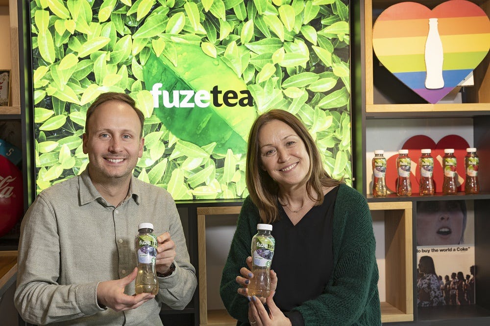 Tim Geelen, Senior Brand Manager Fuze Tea,
Sprite& Adults en Petra Wesseling, Channel Marketing Manager.