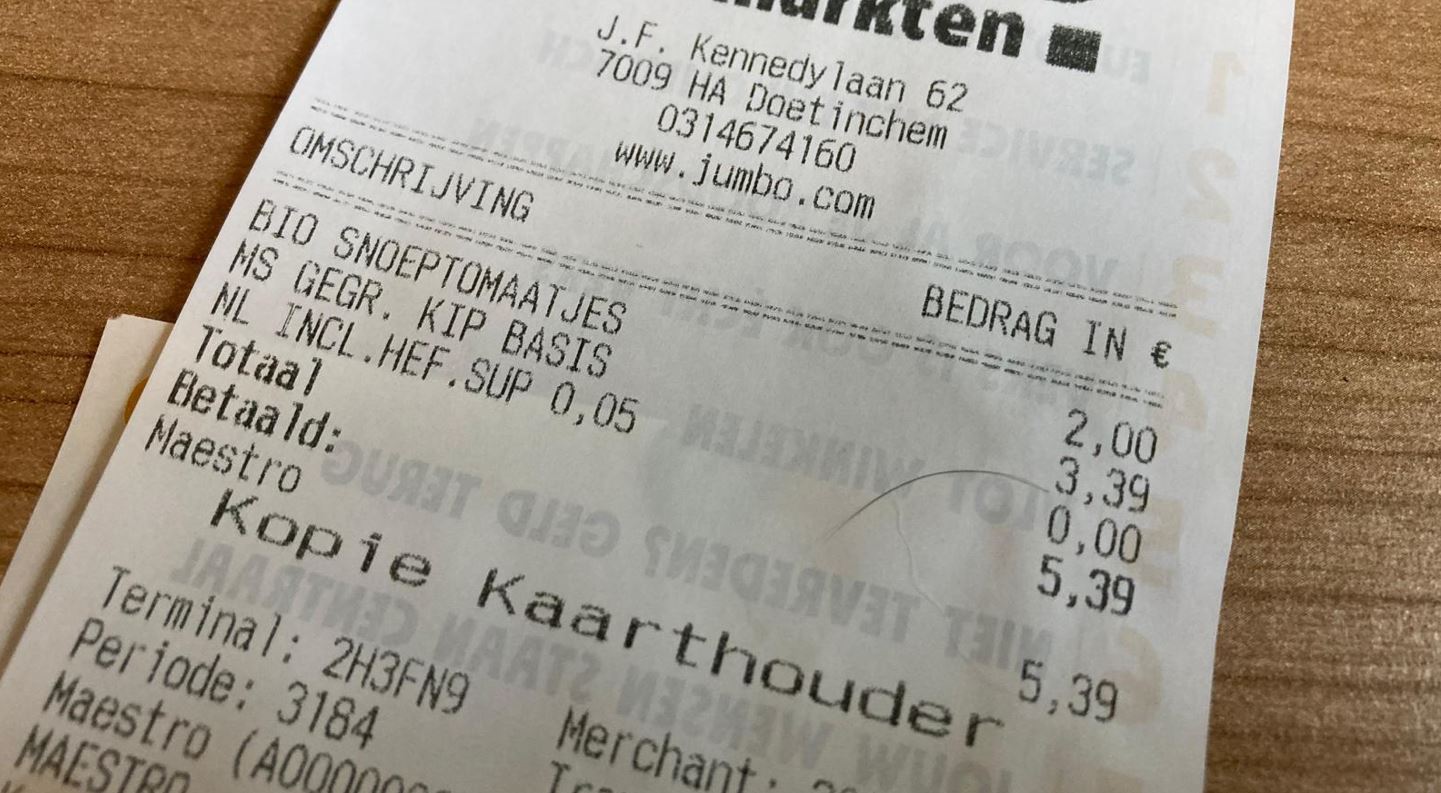 Jumbo meldt in tegenstelling tot Plus wél de toeslag op de kassabon. Foto: Distrifood.