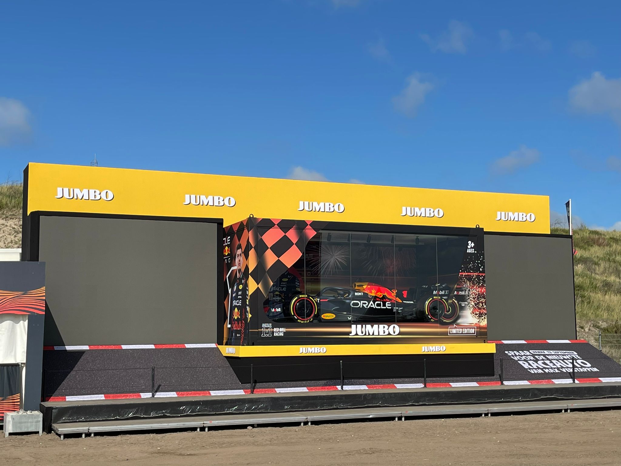 Jumbo neemt afscheid Zandvoort met Max Verstappenspaaractie