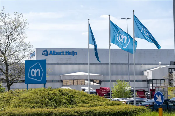 Albert Heijn biedt logistiek personeel 4 procent en €25 meer loon