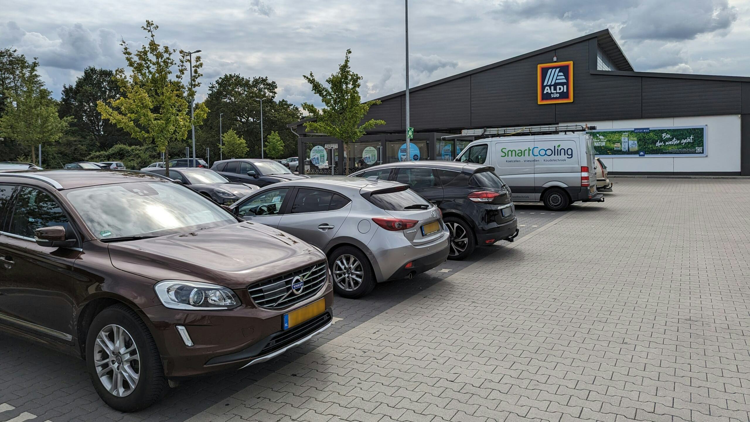 Shoppen over de grens met Duitsland is populair bij Nederlanders. Foto: Distrifood