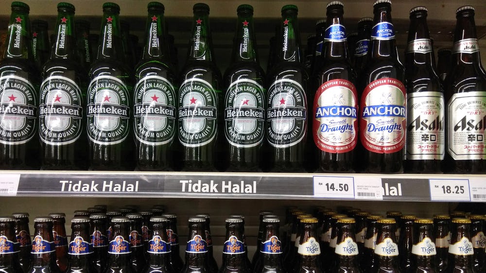 Foto van een bierschap in Azië met Heineken-merken. Foto: Shutterstock
