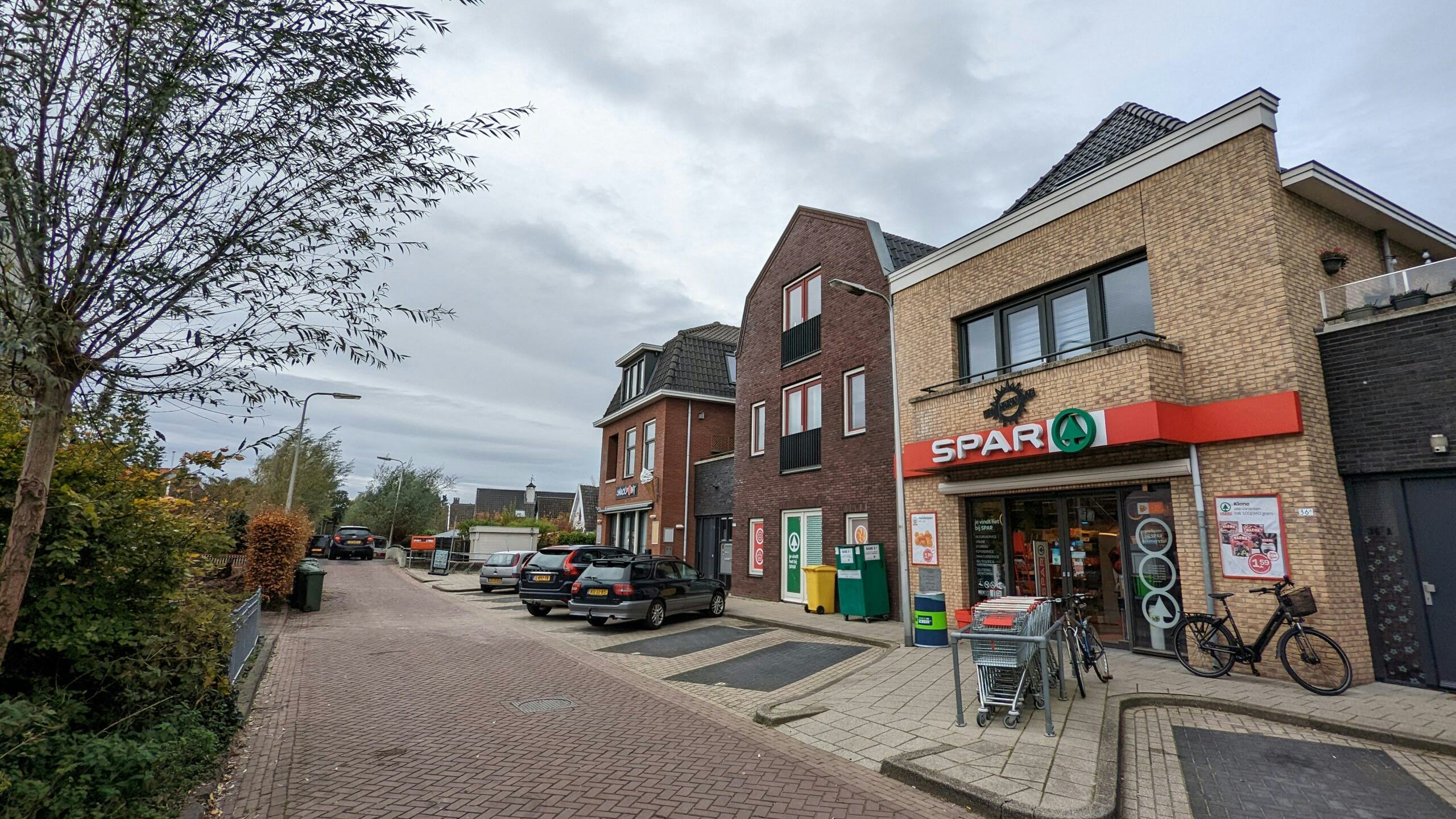 De voormalige Spar in Ammerstol die nu verder gaat vals dorpssupermarkt 't Zonnetje. Foto: Distrifood