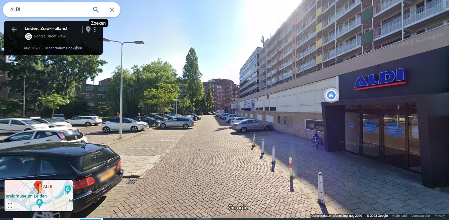 Aldi Leiden Stationsplein met parkeerterrein aan achterzijde. Foto: Google Streetview.