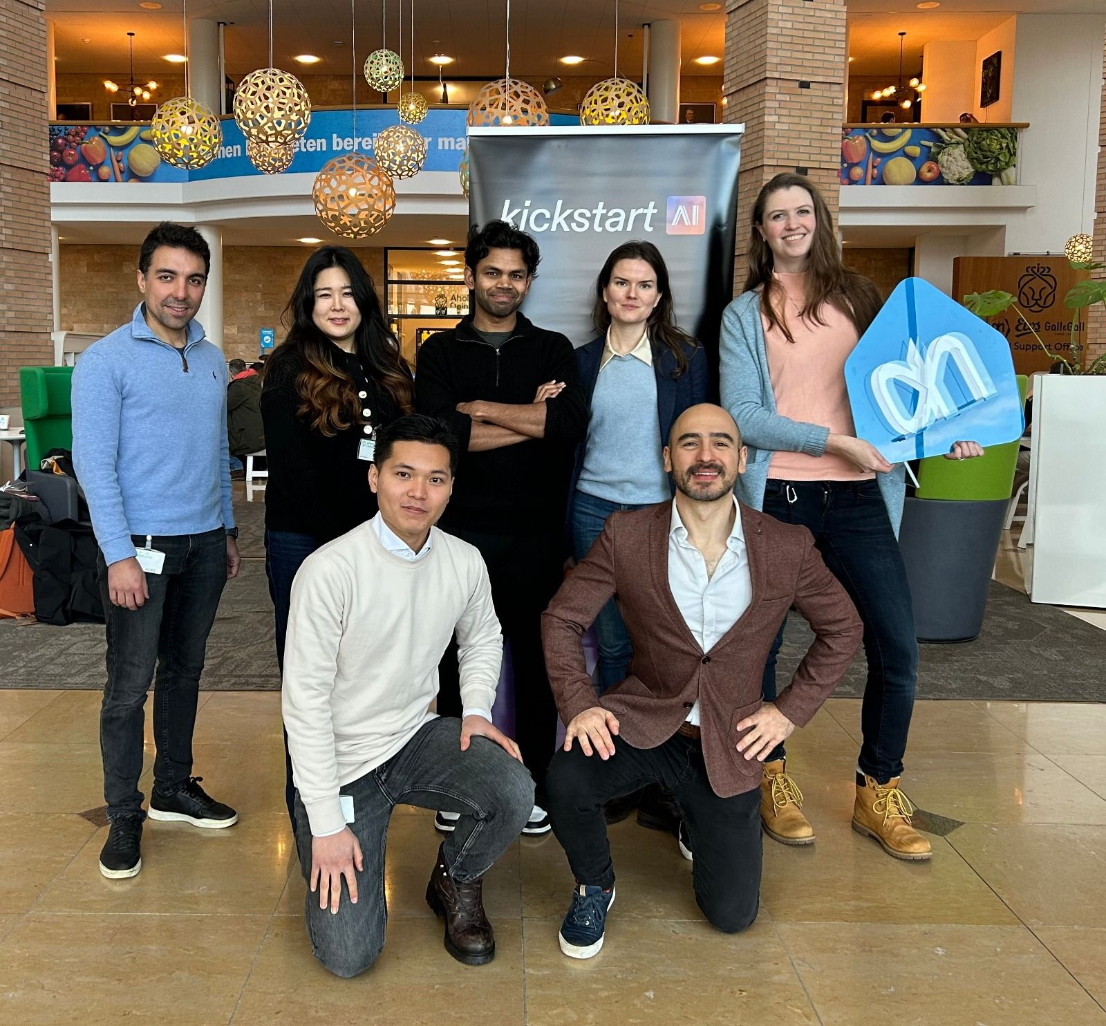 Een team data-analisten dat de strijd aangaat tegen voedselverspilling. Foto LinkedIn. 