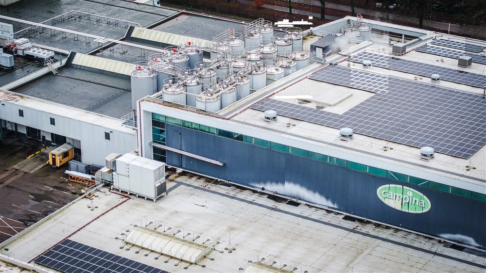 Drone-foto van een FrieslandCampina-fabriek. Foto: ANP