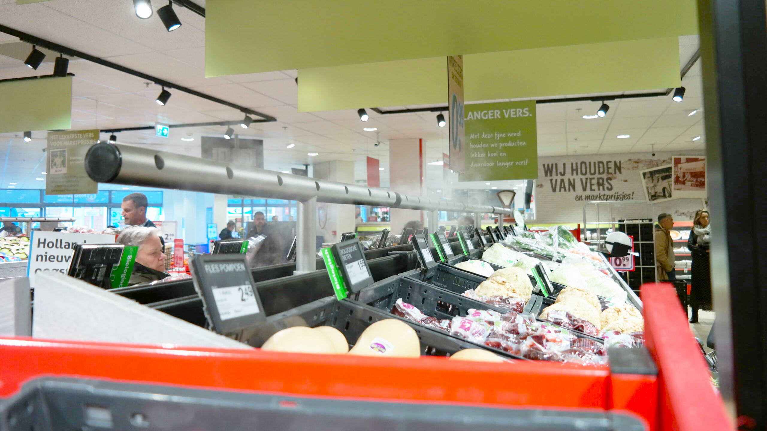 Dry misting op de agf-afdeling. Foto: Distrifood