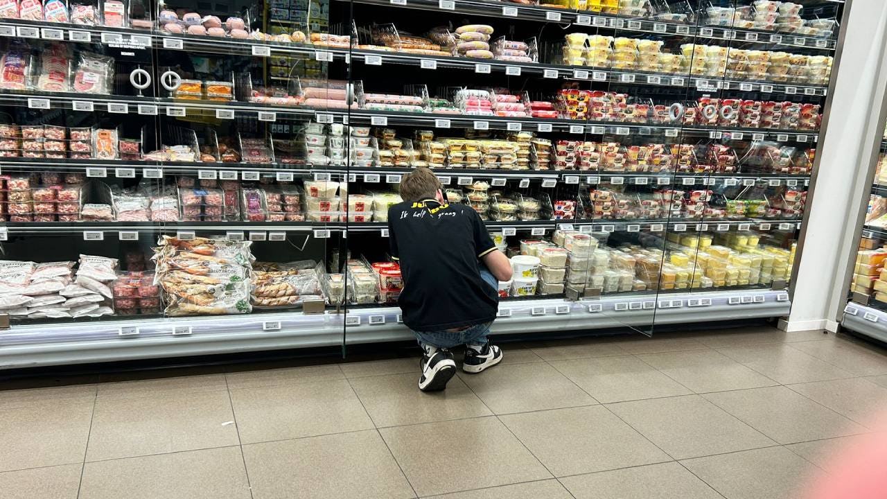 Een Jumbo-vakkenvuller. Foto: Distrifood