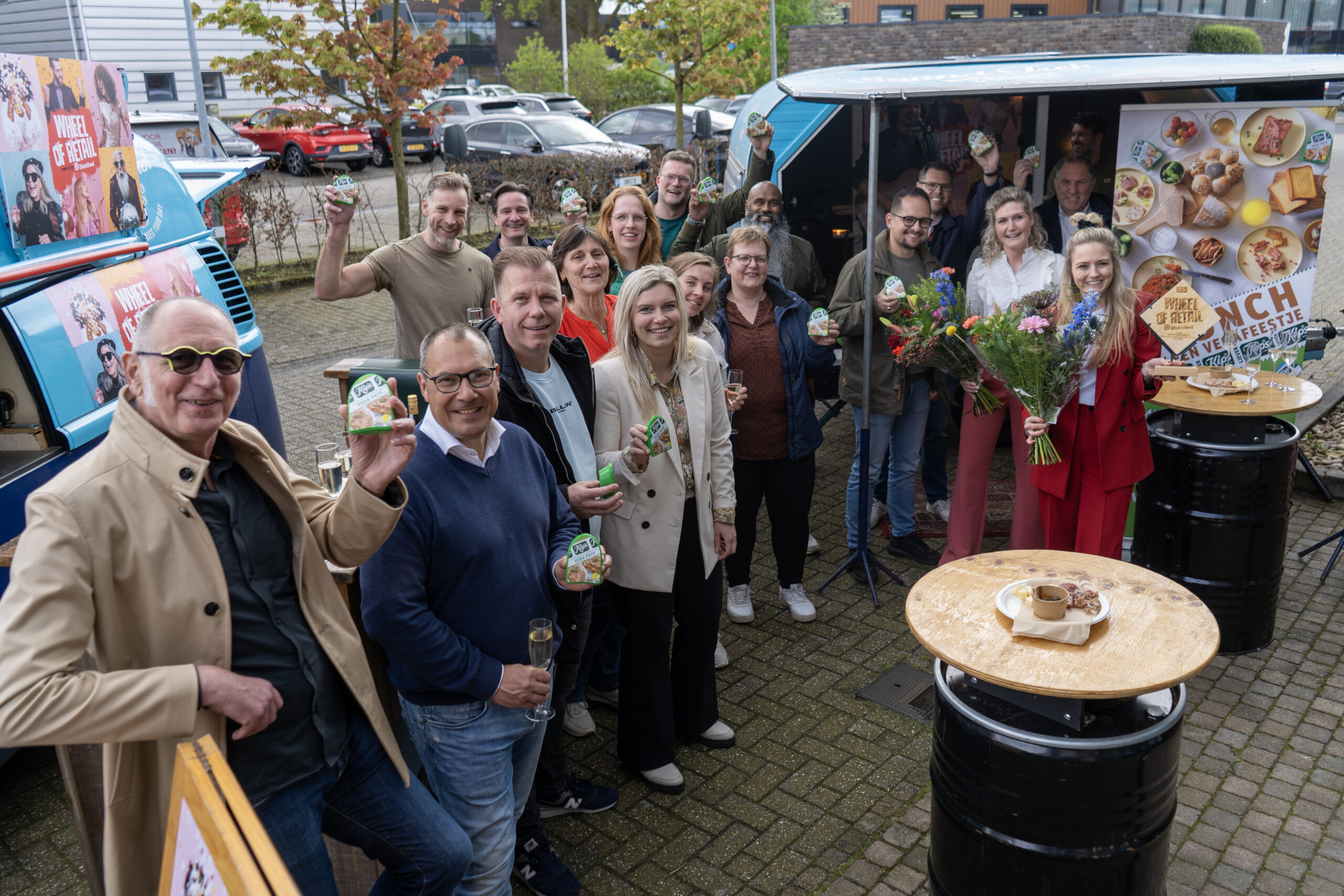 Het team van Kips tijdens de uitreiking van de Wheel of Retail.