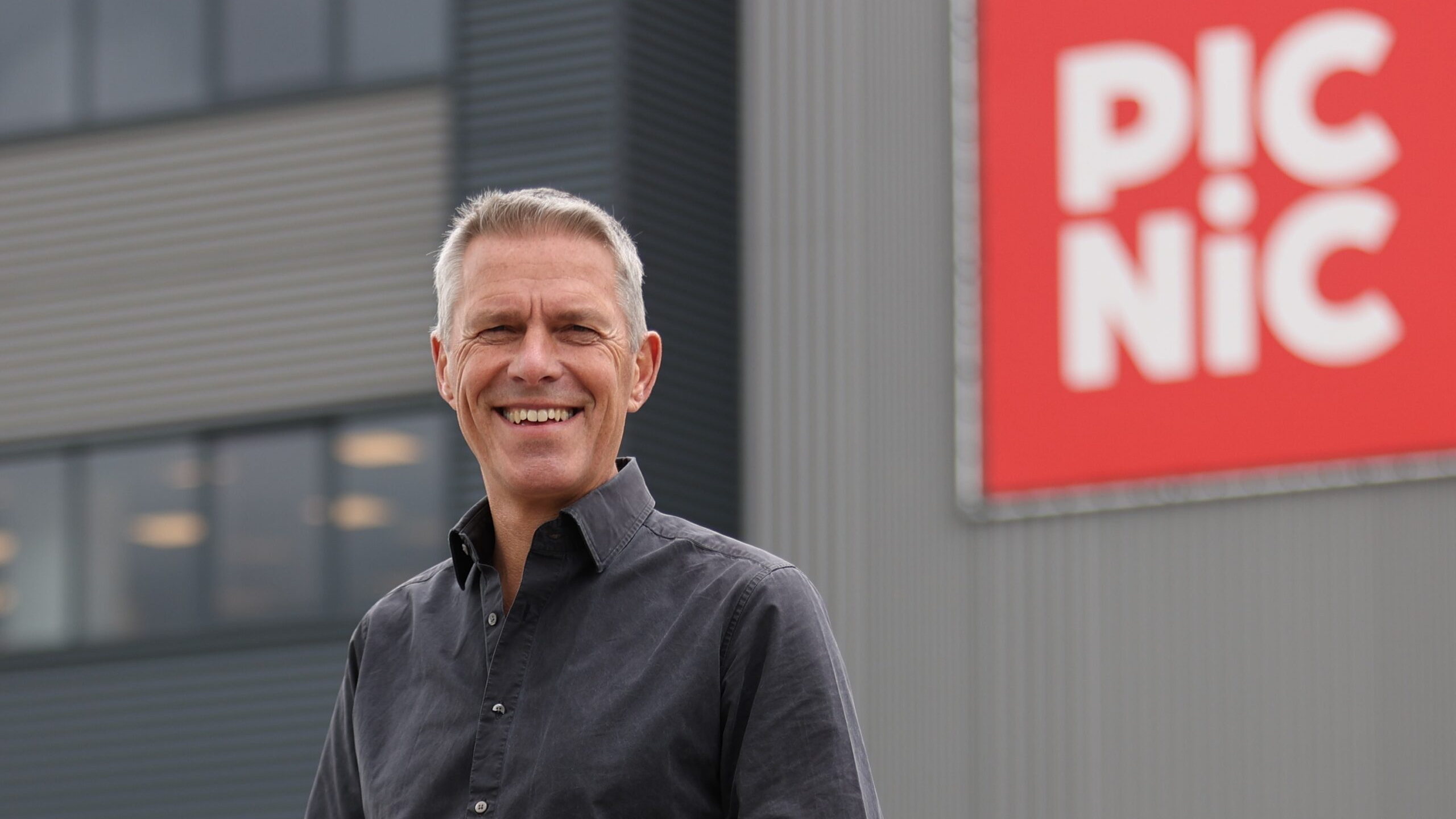 Picnic-medeoprichter Michiel Muller bij het fulfilment center in Berkel en Rodenrijs. Foto: Dennis Wisse