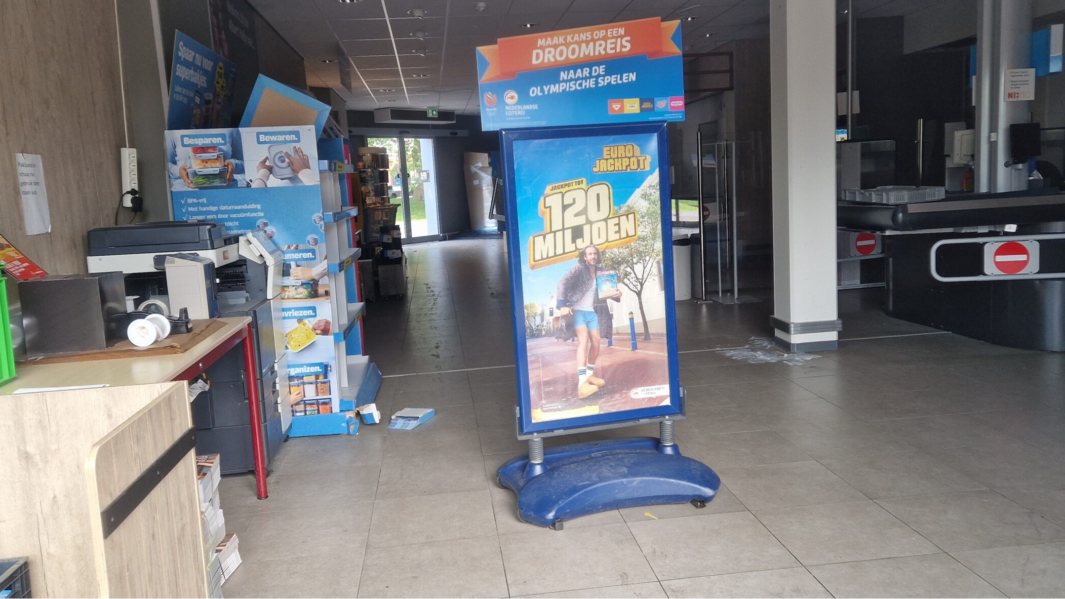 De verlaten AH in 's Gravendeel. Foto: Distrifood