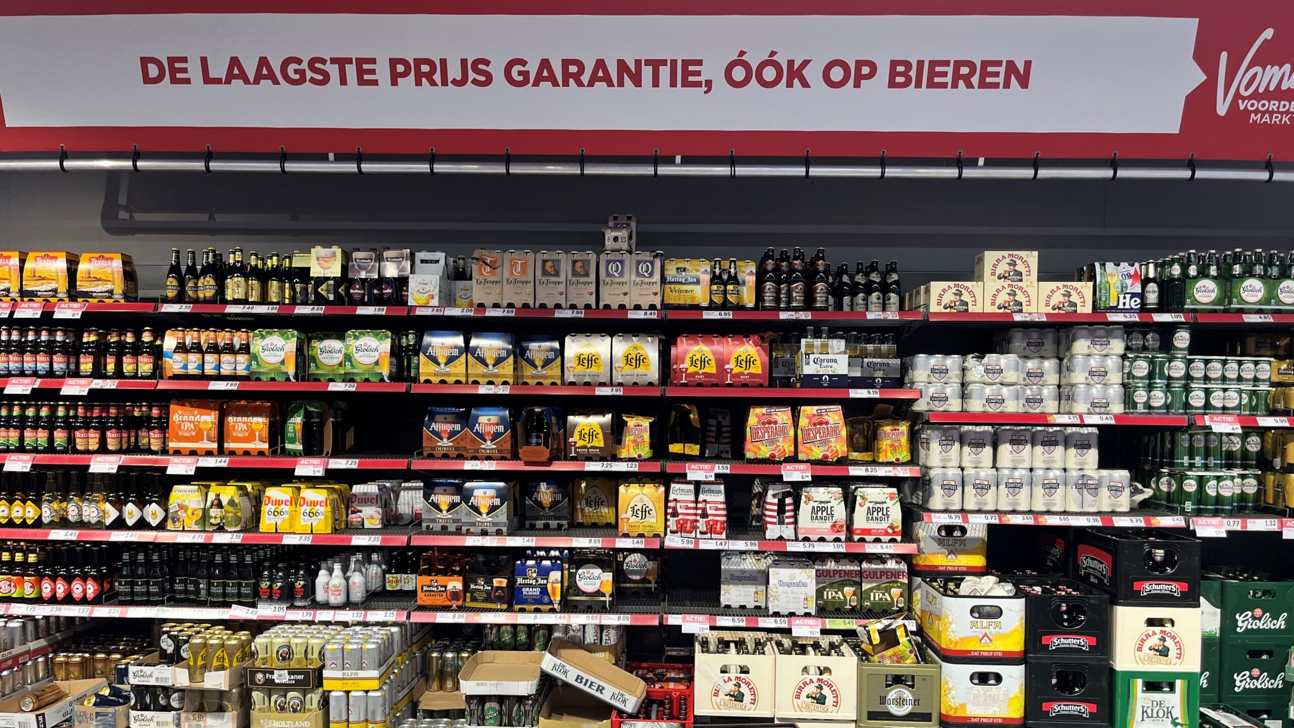 Vomar garandeert de laagste prijs, óók op bieren. Foto: Distrifood