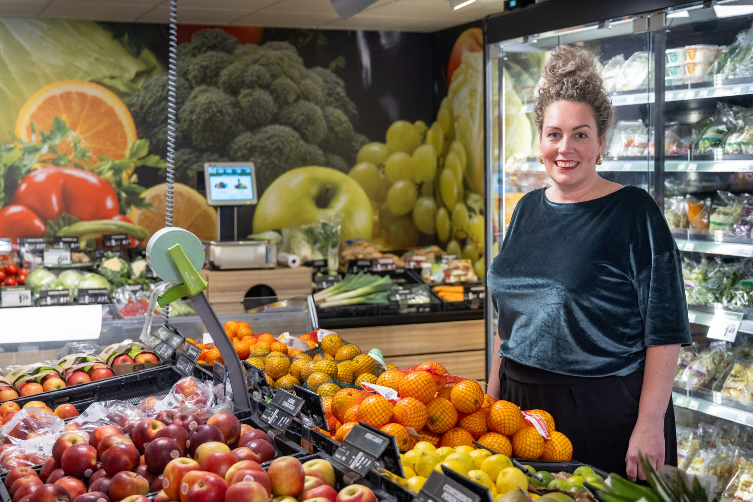 Anne de Jong van De Buurtsuper in Kampen. Foto: Koos Groenewold
