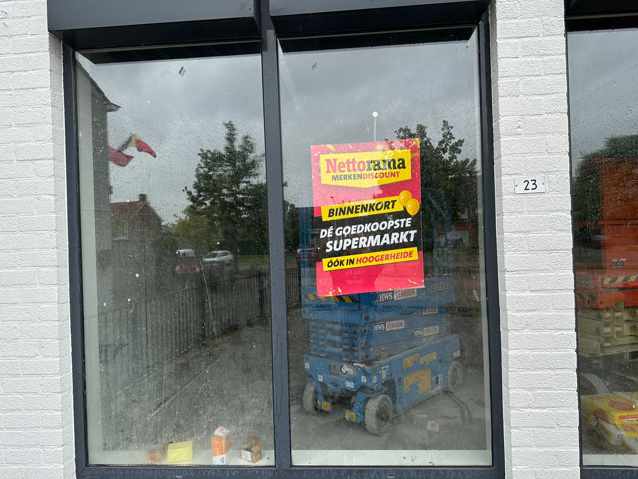 Op de gevel van het pand in Hoogerheide prijkt een Nettorama-aankondiging. Foto: Distrifood