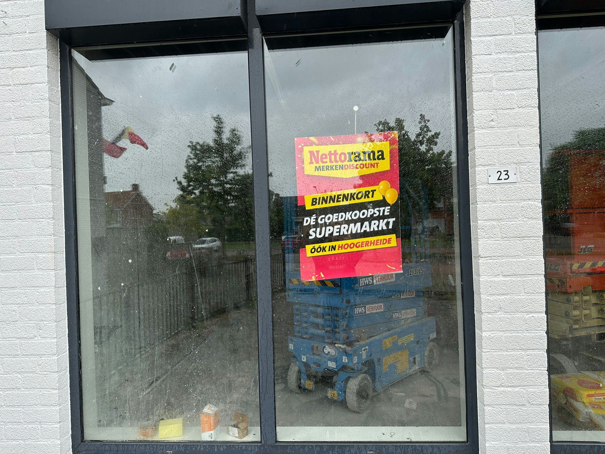 Op de gevel van het pand in Hoogerheide prijkt een Nettorama-aankondiging. Foto: Distrifood