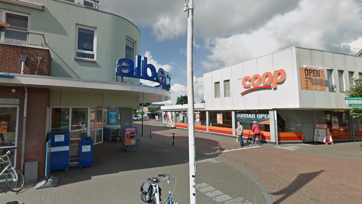 De Albert Heijn en de Coop die inmiddels een Plus is geworden. Foto: Google Street View