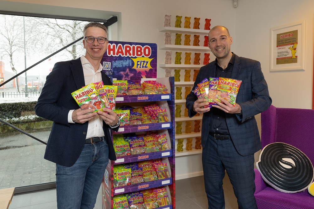 Lancering Haribo F!zz met links Patrick Tax en rechts Jorick van der Miessen. 