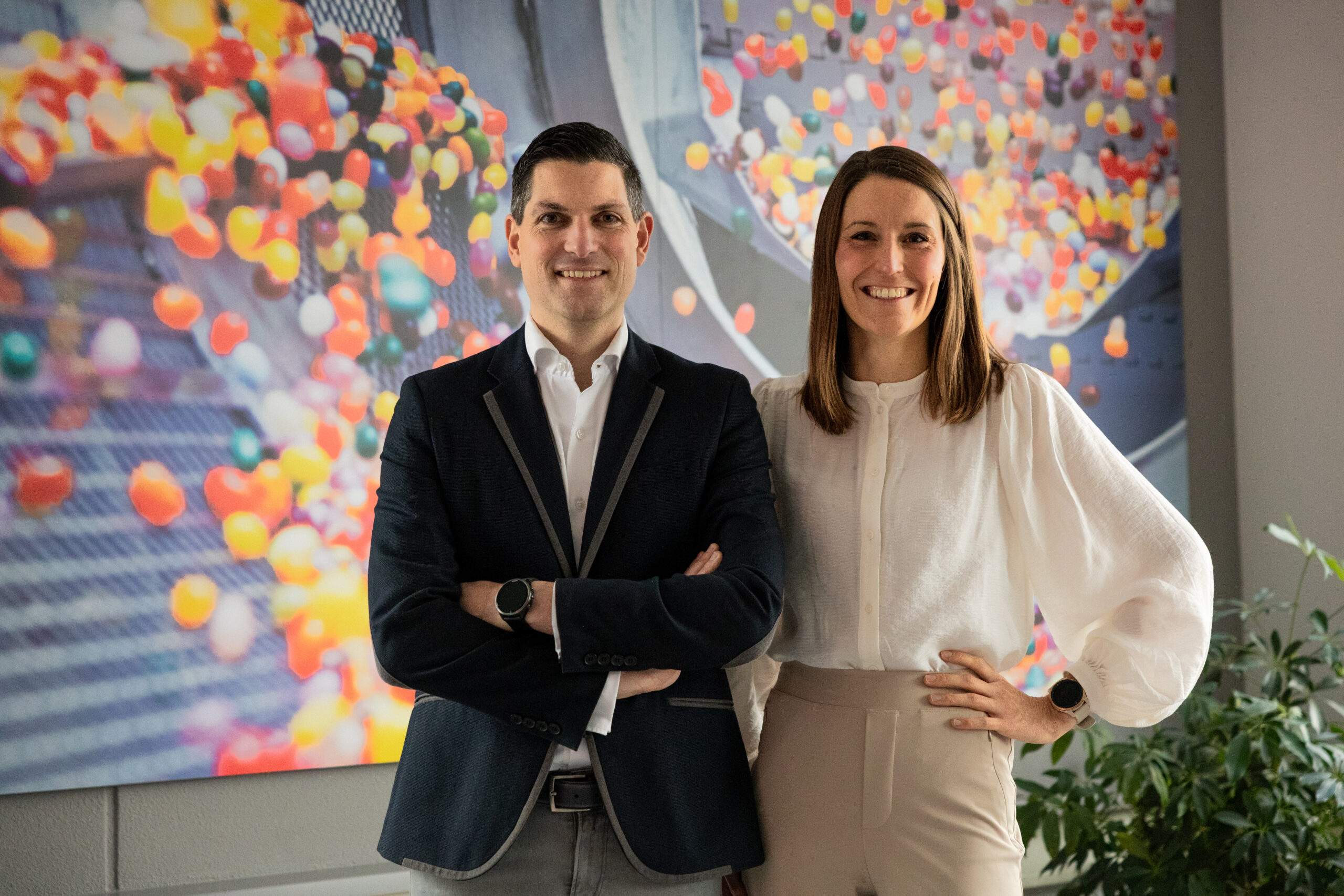 Area President André Ruikes en 
Sales Director Inge van Horne: ‘Binnen het sustainability programma richten we ons op drie niveaus: “For You”, “For the People” en “For the Planet”.’