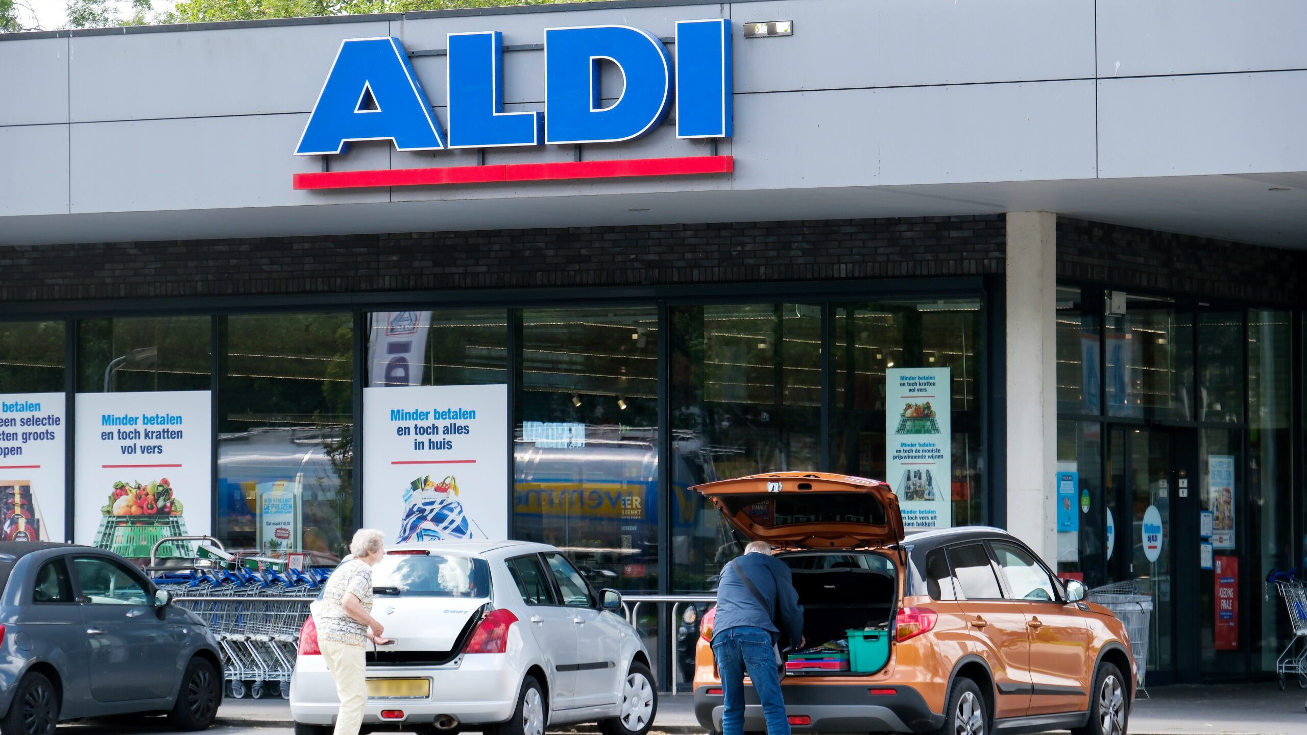 Klanten bij Aldi in Zaandam. Foto: ANP