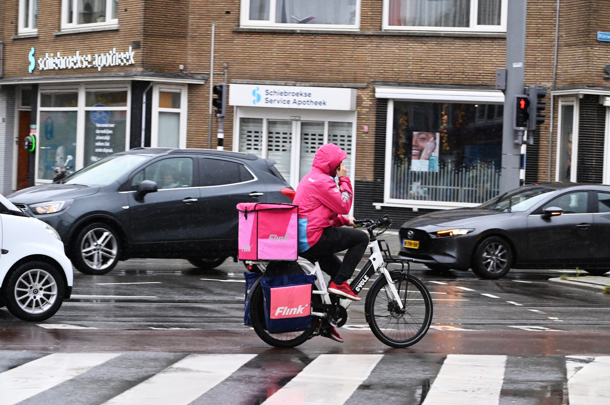 Een flitsbezorger van Flink in Rotterdam. Foto: ANP