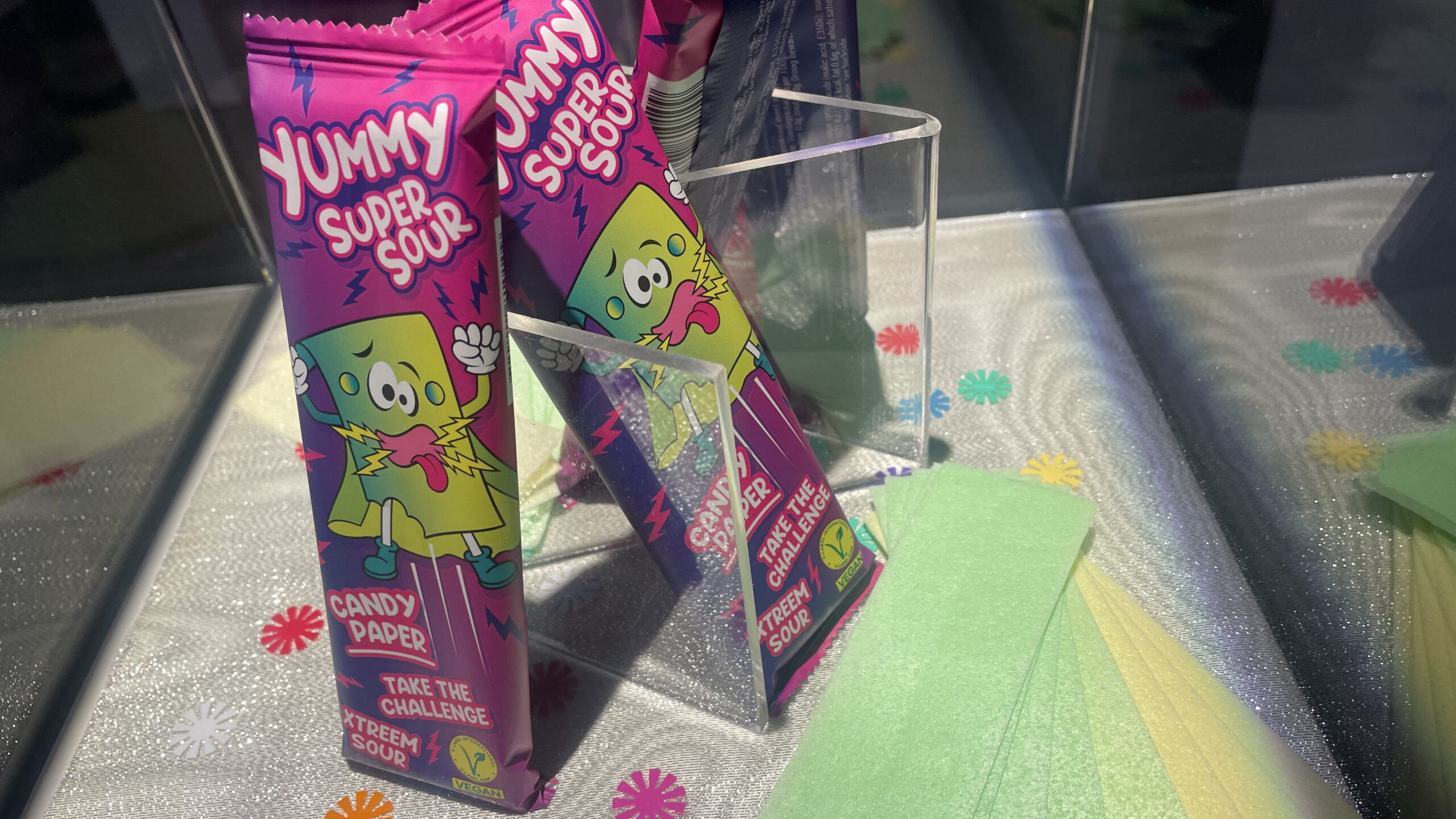 Yummy zuur snoeppapier. Dat won de eerste prijs van nieuwe producten op de ISM in Keulen. Foto: Distrifood