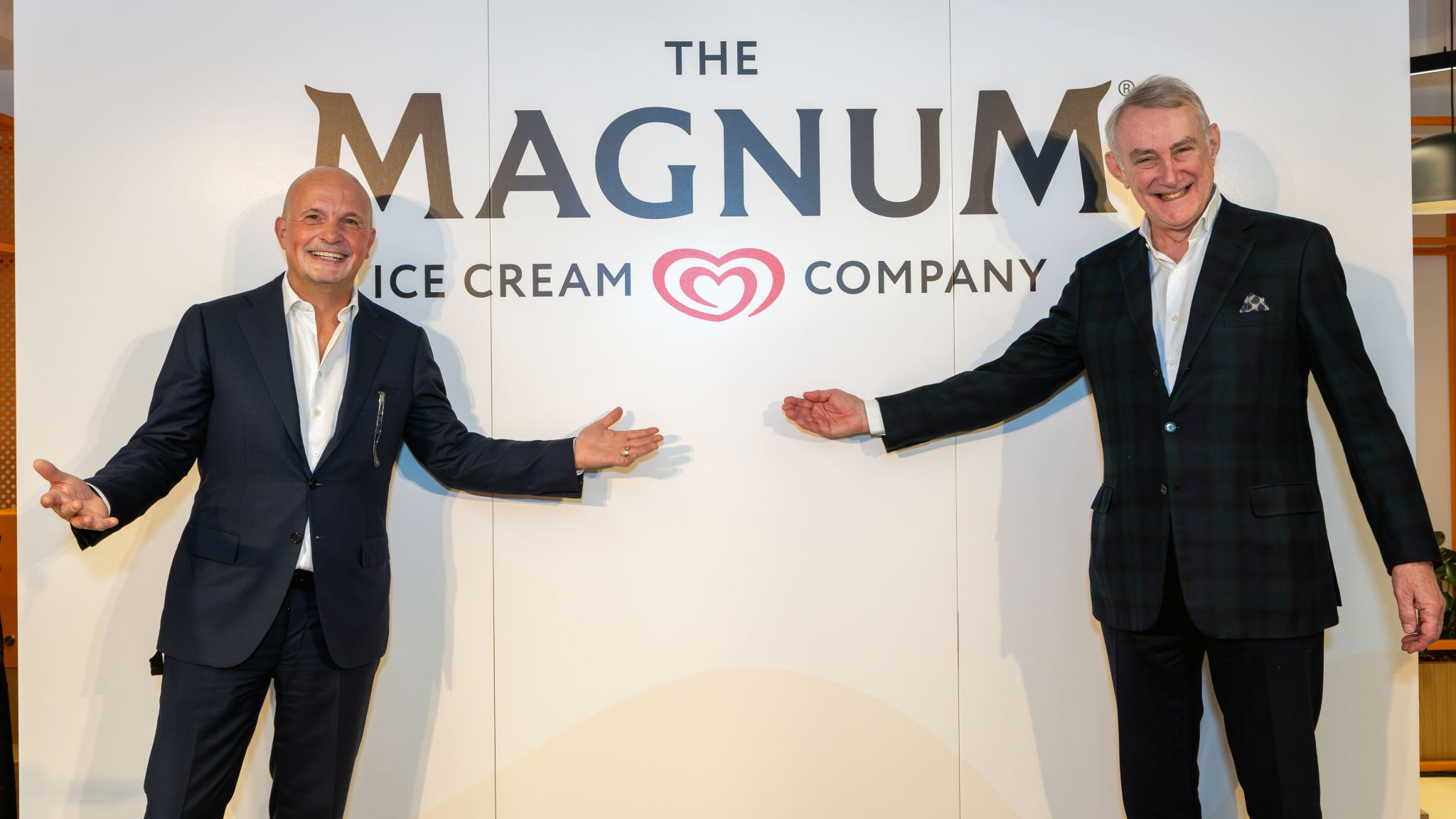 Peter ter Kulve (links) van de ijsdivsie van Unilever en Jean-François van Boxmeer die The Magnum Icecream Company gaat leiden. Foto: LInkedIn