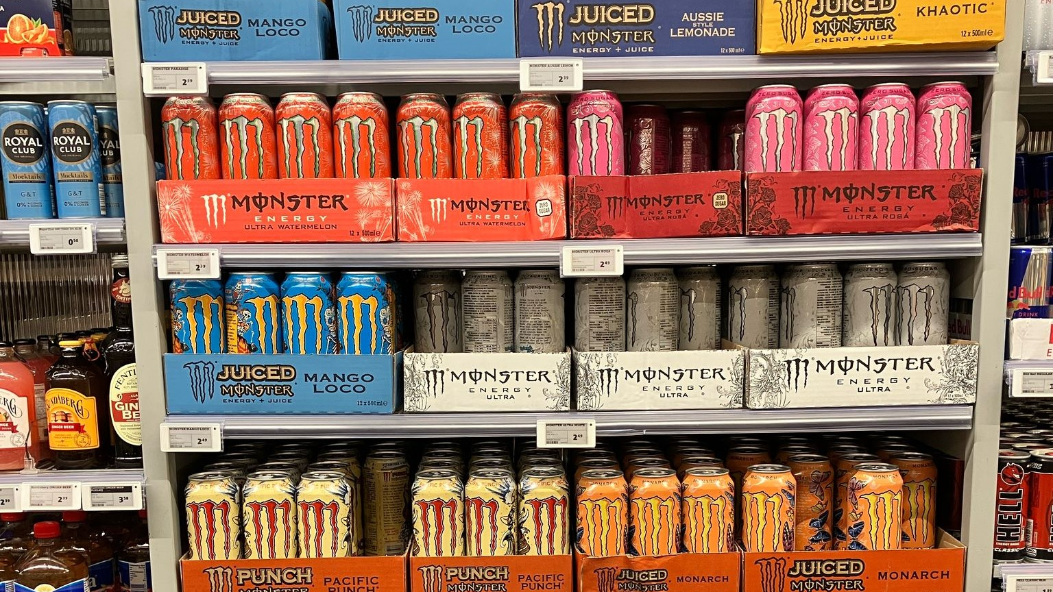Monster Energy is weer bij steeds meer supermarkten te vinden. Foto: Distrifood