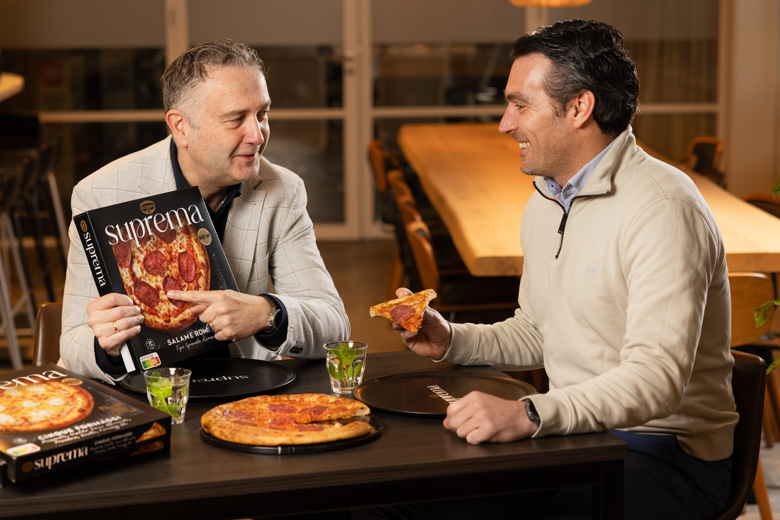 Managing Director, Michael Klaver met Head of Marketing, Joost van den Berg van 
Dr. Oetker: 'Tijd is deze keer ons állerbelangrijkste ingrediënt.'