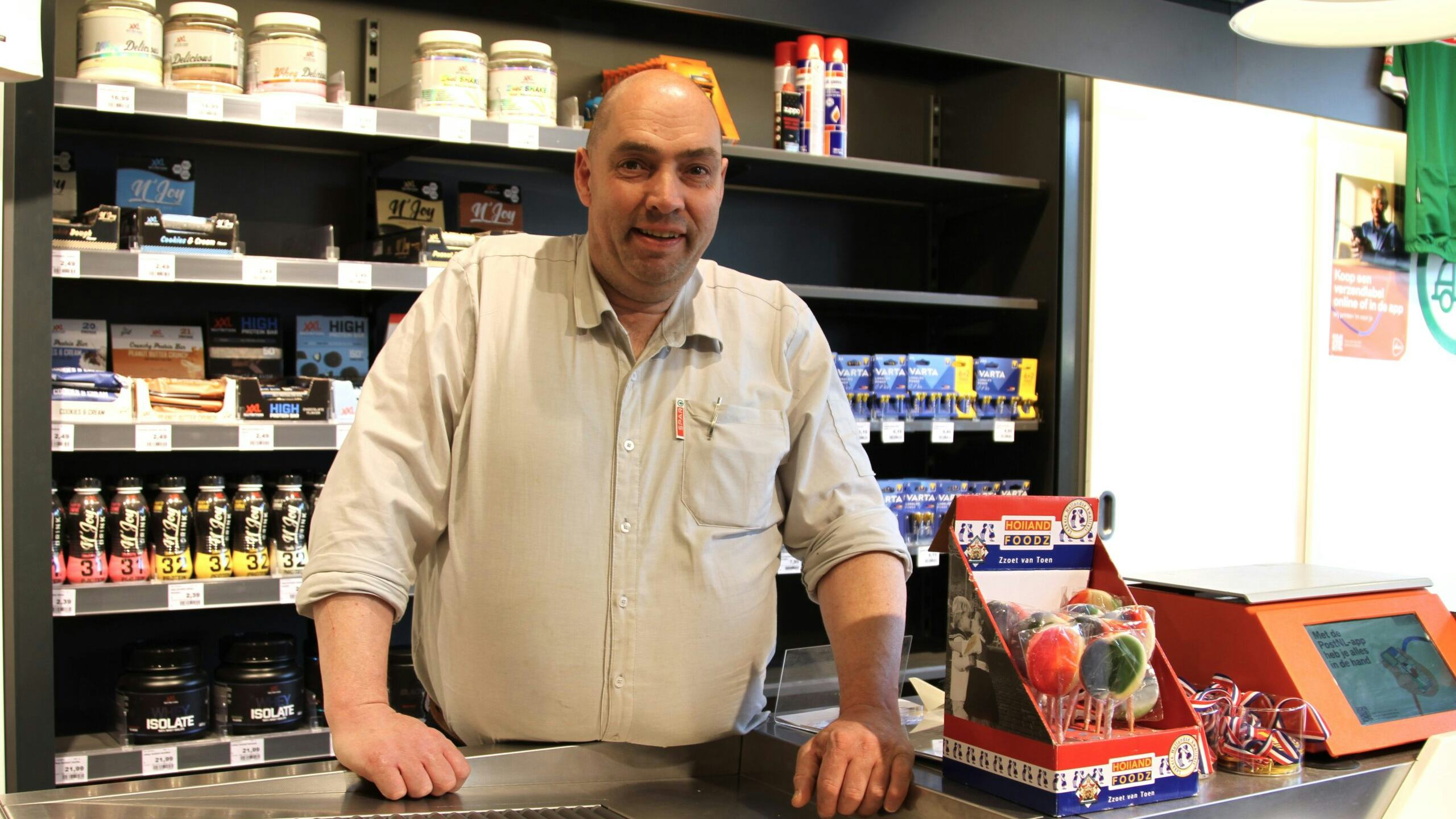Isaac Lakerveld runt de Spar in Schalkwijk. Foto: Distrifood