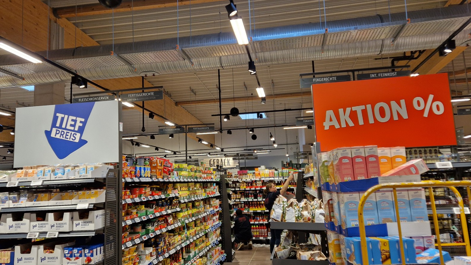Prijsacties bij Rewe. Foto: Distrifood
