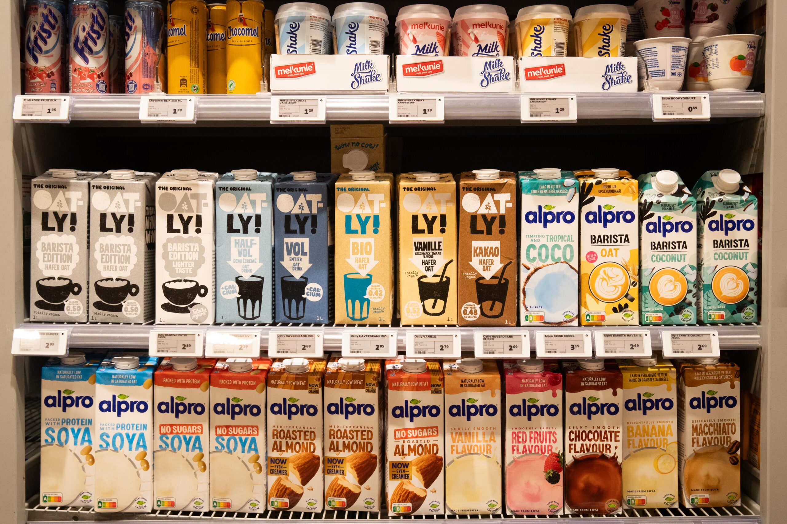 Alpro-producten bij een Jumbo. Foto: Ronald Hissink