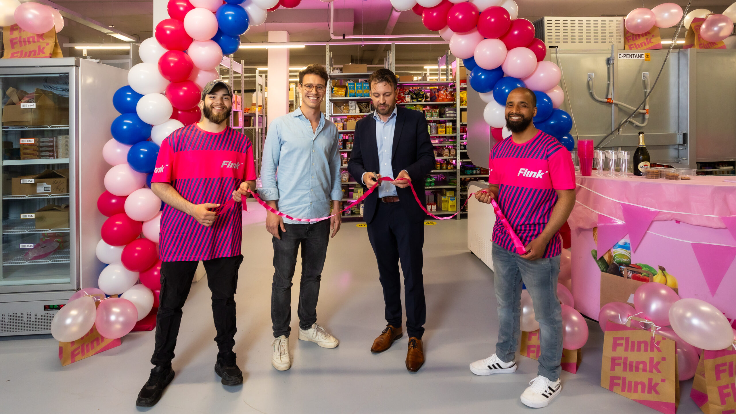 Topman Robin Kiesler van Flink Nederland (tweede van links). Foto: Flink