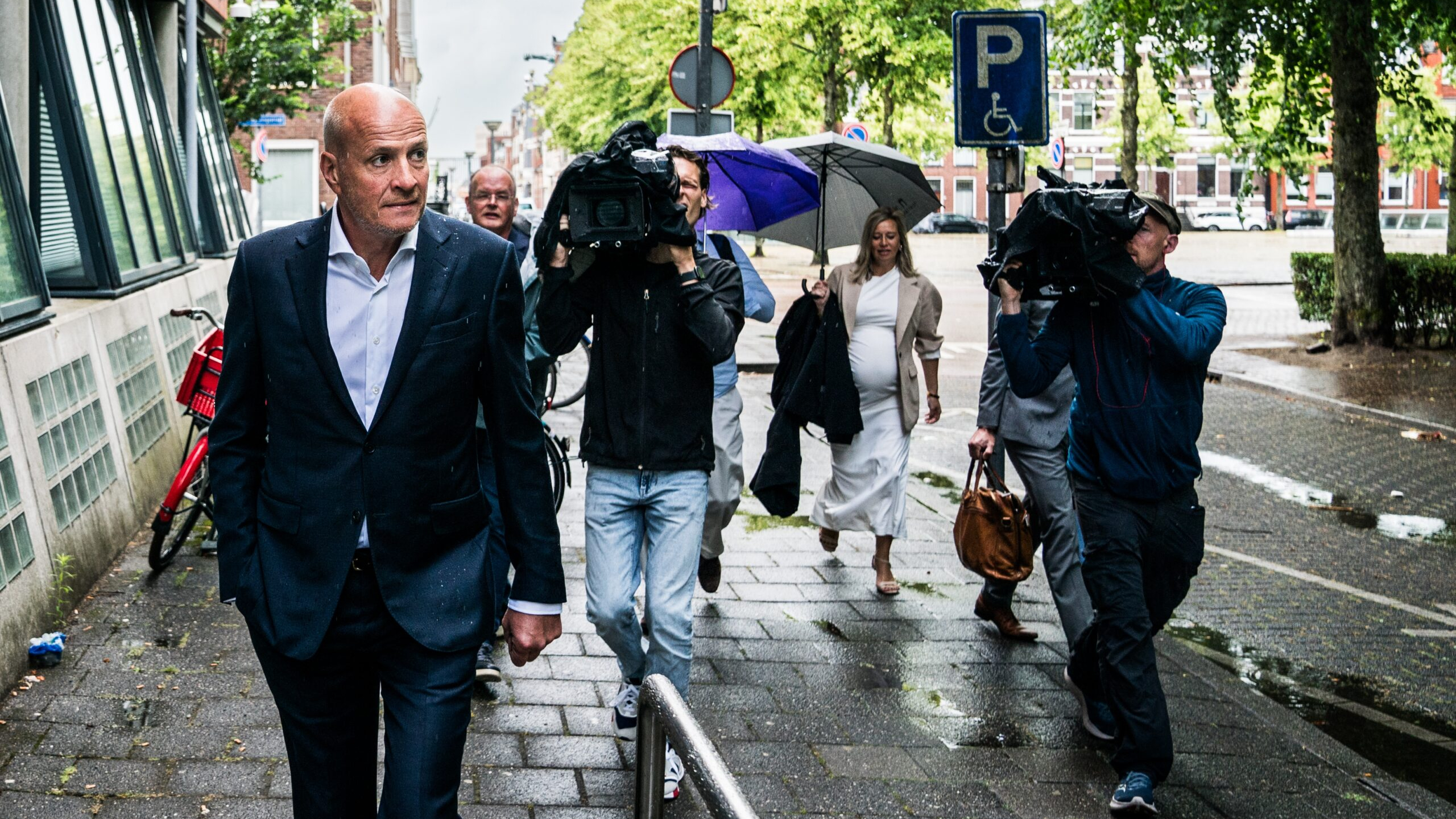 Frits van Eerd komt aan bij de rechtbank van Groningen. Foto: ANP