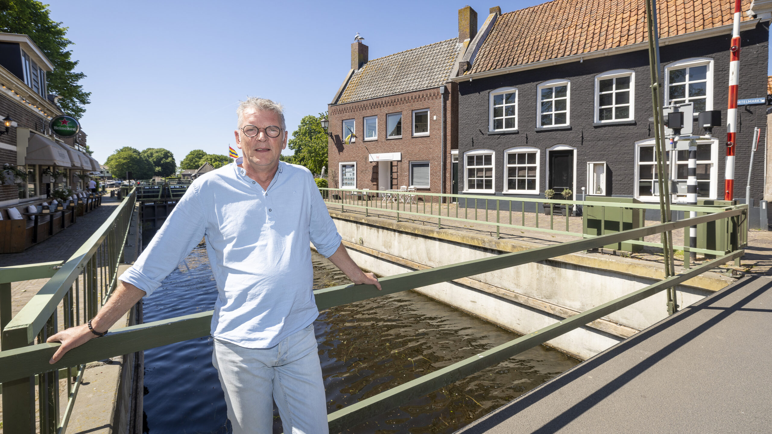 Ondernemer Gerard Veenstra uit Blokzijl stapte in het najaar over van Coop naar Van Tol. Foto Koos Groenewold